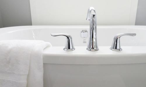 Как отмыть грязную ванну до блеска. Народные хитрости